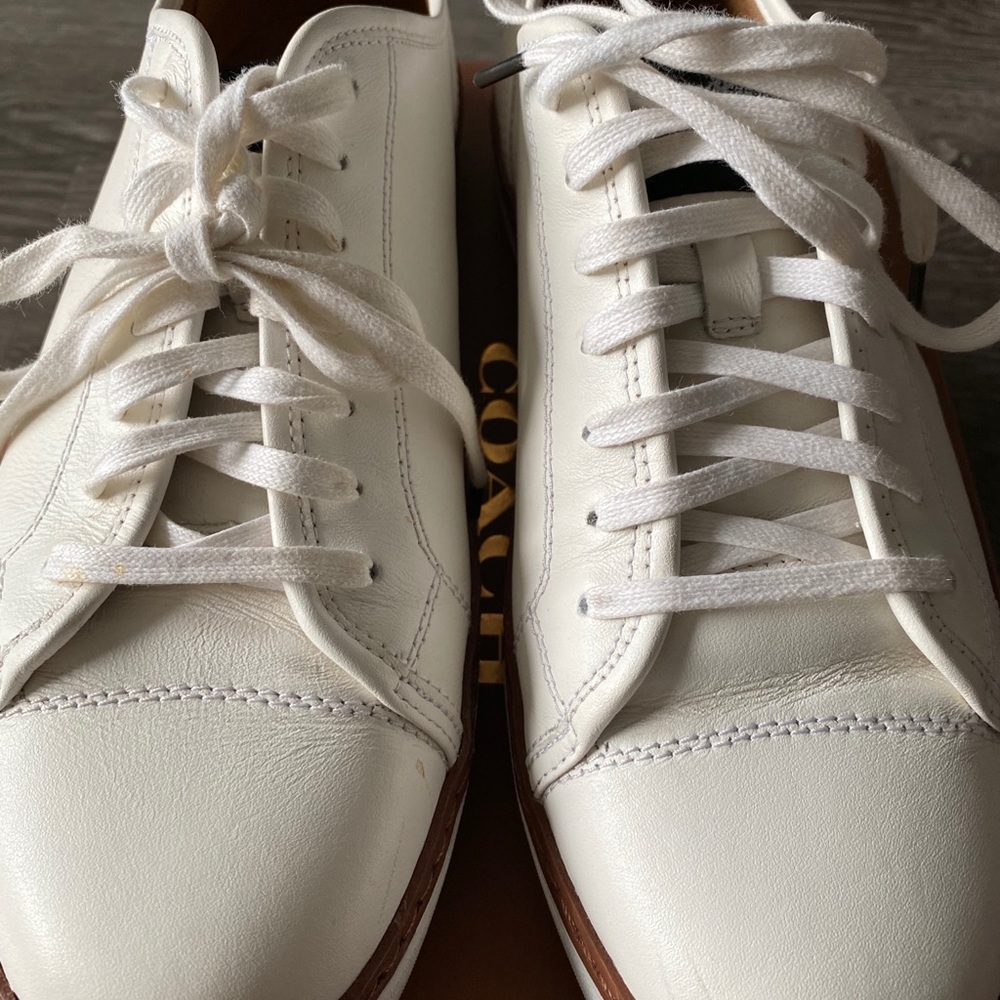 Coach - Picture 4 of 4